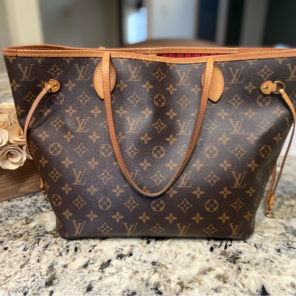 Louis Vuitton Neverfull MM Tote